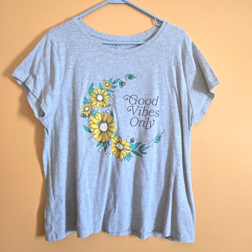 Good Vibes Only Floral Graphic Tee